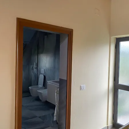 The Hideaway Bahçallëk